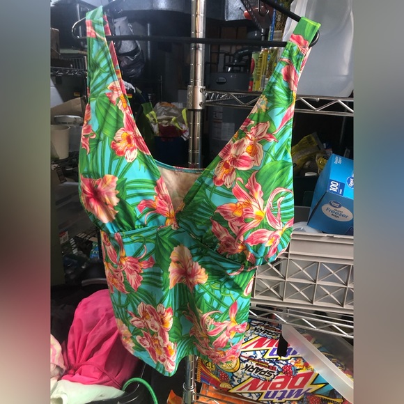 Swim skirt and top - Picture 4 of 6